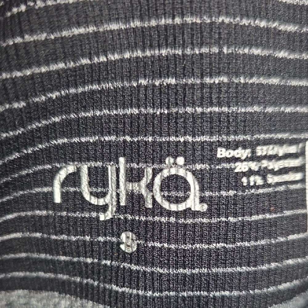 Ryka Seamless Ombre High-Waisted Crop Leggings | Blue | Small - Picture 3 of 9